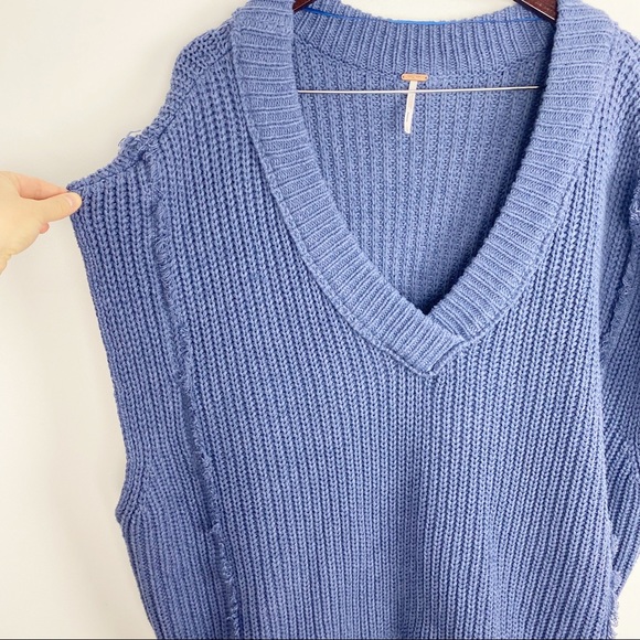 NWOT Free People Blue Clyde V-neck Oversized Sleeveless Sweater Vest Sz Small - Picture 9 of 10
